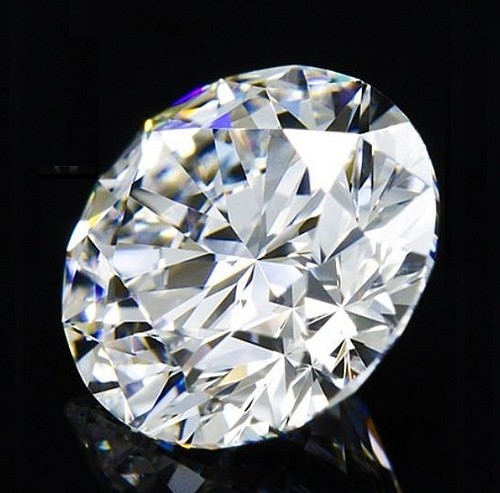 New Year's Day Creme De La Creme of Diamonds by Bid Global International Auctioneers LLC