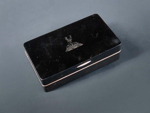 An early 19th century French gold lined tortoiseshell snuff box, maker P.A.M, Paris 1809-1819, of pl