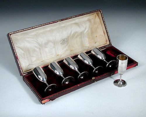A set of six small silver liqueur goblets, by The Goldsmiths' and Silversmiths' Company, London 1912