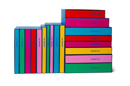 Andy Warhol Interview. Umfangreiche Sammlung von 159 Einzelheften der ersten neunzehn Jahrgänge. New York, Eigenverlag / Brant Publ., 1969-1989. Folio