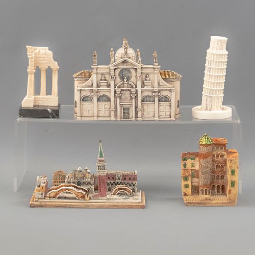 Lote de monumentos del mundo a escala. Elaborados en resina moldeada. Consta de Basílica de San Marcos, Torre de Pisa, otros. Pzs: 5