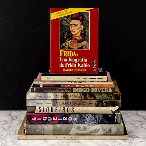 Libros sobre Siqueiros / Diego Rivera / José María Velasco. Siqueiros. Introductor de Realidades. Firmado y dedicado por Siqueiros.12p