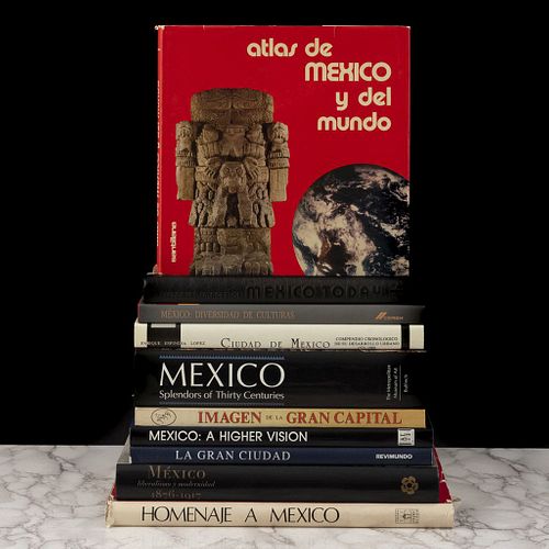 Libros sobre la Ciudad de México. México. Liberalismo y Modernidad 1876 - 1917 / México. Splendors of Thirty Centuries. Piezas: 10.