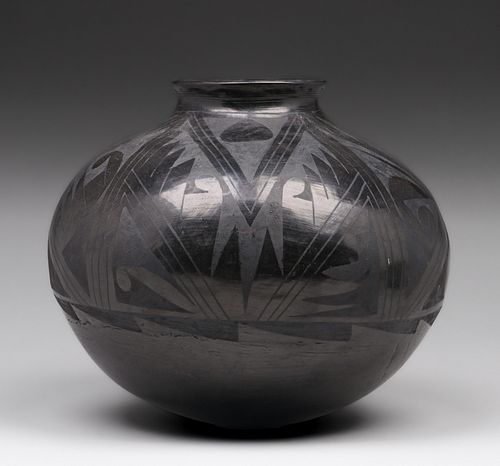 Contemporary Mata Ortiz Pottery Vase
