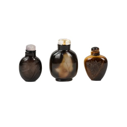 (3) Chinese Snuff Bottles - Glass and Brown Agate