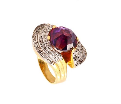 7.31 Cts in amethyst and diamonds 18k Gold Ring