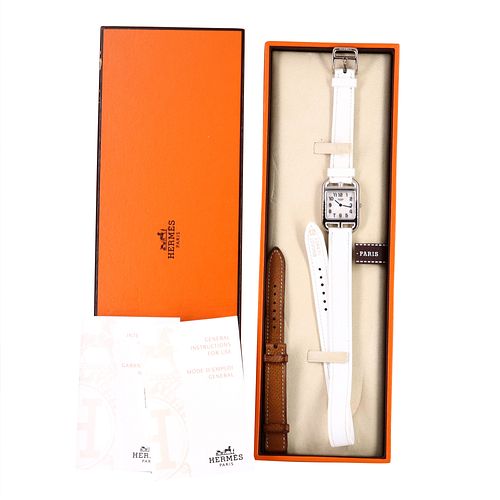 Hermes, 18k Cape Cod watch, 2 leather straps. Box papers.