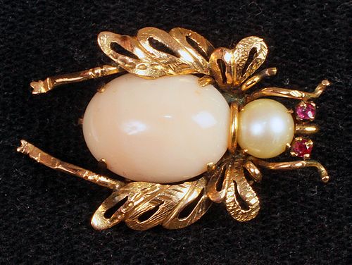 Ladies 14kt Yellow Angel Skin Coral Gold Bee Pin. 