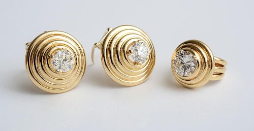 RETRO GOLD AND DIAMOND RING AND PAIR OF PINS