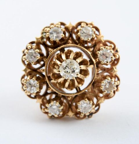 14K GOLD AND DIAMOND CLUSTER RING