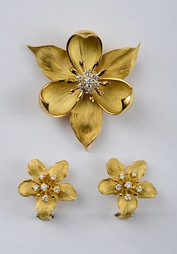 18K GOLD AND DIAMOND BROOCH AND PAIR OF EARCLIPS, TIFFANY & CO.