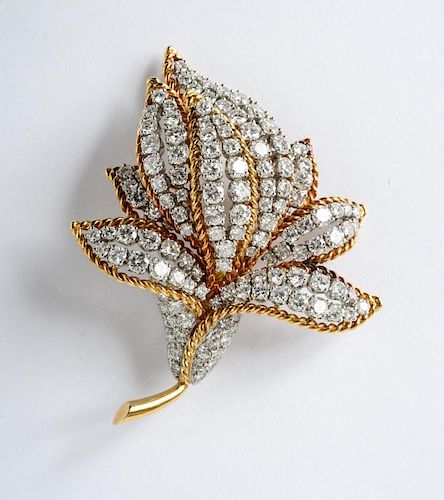 18K GOLD AND DIAMOND FLORAL BROOCH