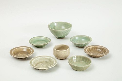 GROUP OF EIGHT LONGQUAN STYLE CELADON-GLAZED SMALL ARTICLES