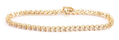 A Straight Line Diamond Bracelet in 14K Gold