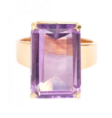 A Lady's Amethyst Ring 16 cts.