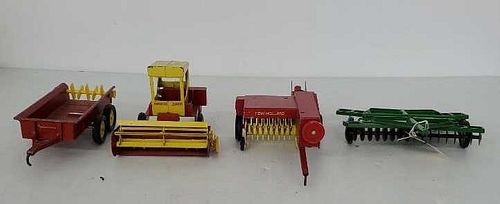 4pcs Farm Toys, 3 Are Ertl Co.