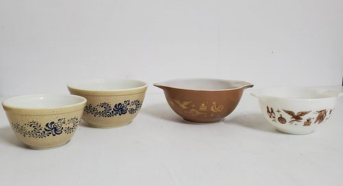 (4) Assorted Pyrex Nesting Bowls