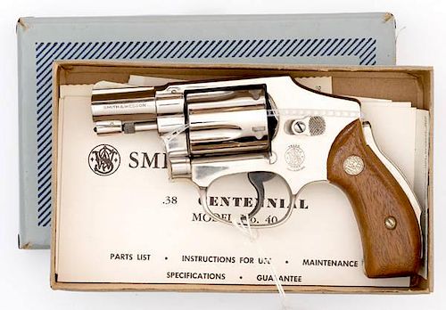 *Smith & Wesson Model 40 