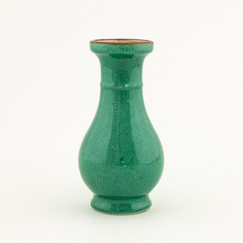 CHINESE SMALL GREEN CRACKLE CERAMIC VASE