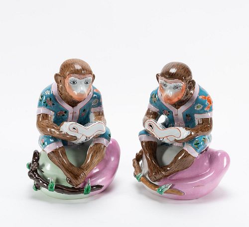 PR., CHINESE FAMILLE ROSE READING MONKEY FIGURES
