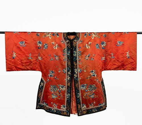 CHINESE EMBROIDERED RED FLORAL DECORATED SILK ROBE