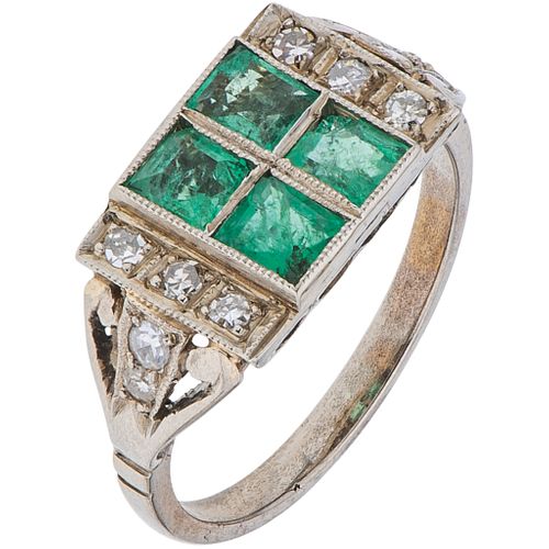 RING WITH EMERALDS AND DIAMONDS IN 12K WHITE GOLD Square cut emeralds ~0.50 ct, 8x8 cut diamonds ~0.16 ct | ANILLO CON ESMERALDAS Y DIAMANTES EN ORO B