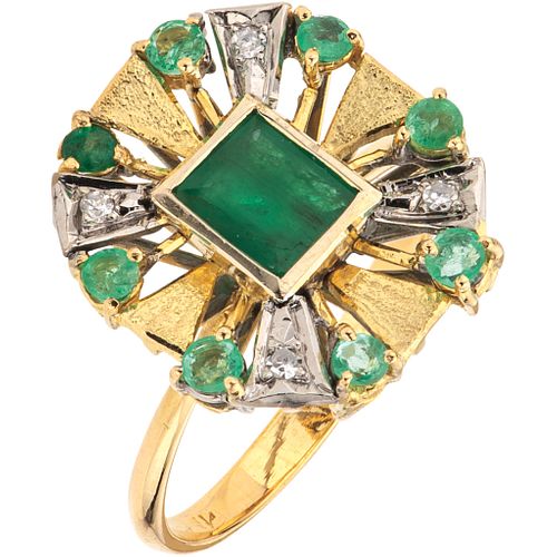 RING WITH EMERALDS AND DIAMONDS IN 14K YELLOW GOLD AND PALLADIUM SILVER Emeralds (different cuts), 8x8 cut diamonds | ANILLO CON ESMERALDAS Y DIAMANTE