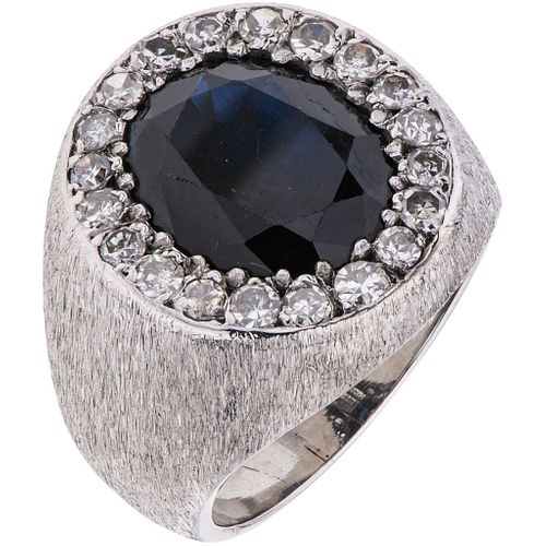 RING WITH SAPPHIRE AND DIAMONDS IN PALLADIUM SILVER 1 Oval cut sapphire ~7.50 ct, 8x8 cut diamonds ~0.80 ct. Size: 9 ½ | ANILLO CON ZAFIRO Y DIAMANTES