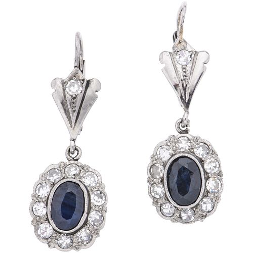 PAIR OF EARRINGS WITH SAPPHIRES AND DIAMONDS IN 18K WHITE GOLD Oval cut sapphires ~1.0 ct, 8x8 cut diamonds ~0.65 ct | PAR DE ARETES CON ZAFIROS Y DIA