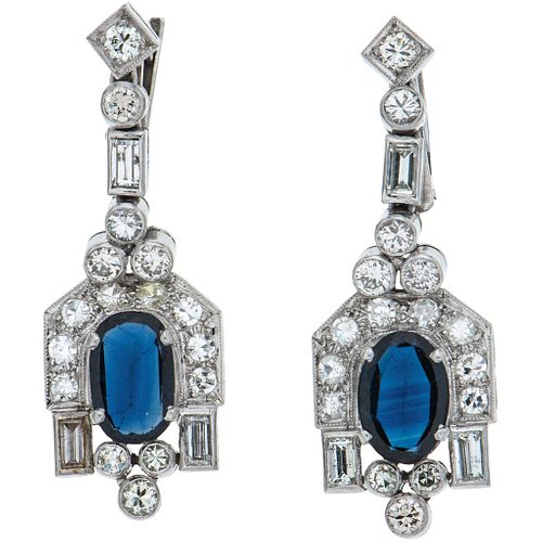 PAIR OF EARRINGS WITH SAPPHIRES AND DIAMONDS IN PLATINUM AND LEVER BACK IN 18K WHITE GOLD Oval cut sapphires ~1.60 ct and diamonds | PAR DE ARETES CON