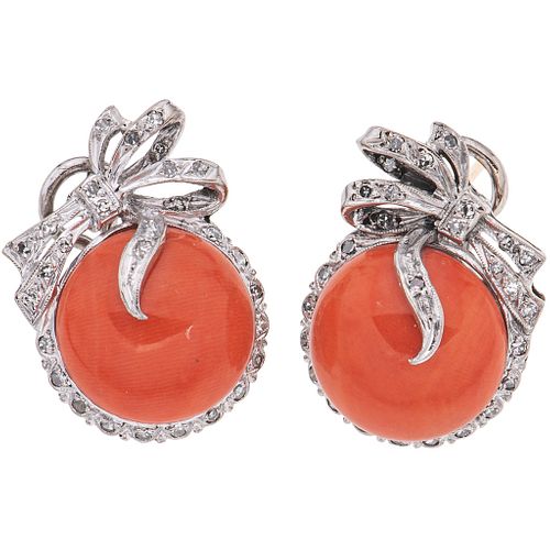 PAIR OF EARRINGS WITH CORALS AND DIAMONDS IN PALLADIUM SILVER Cabochon cut orange corals, 8x8 cut diamonds ~0.60 ct. Weight: 12.7g | PAR DE ARETES CON