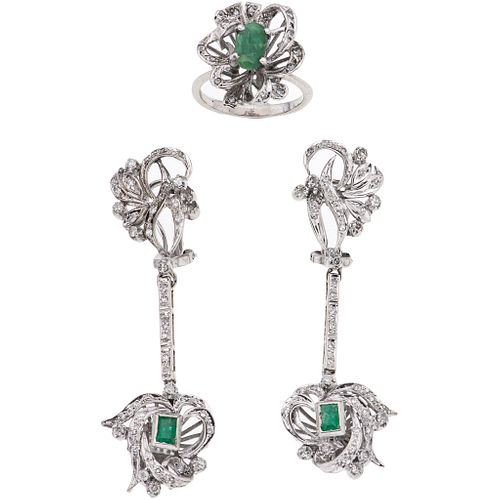SET OF RING AND PAIR OF EARRINGS WITH EMERALDS AND DIAMONDS IN PALADIUM SILVER Emeralds (different cuts), 8x8 cut diamonds | JUEGO DE ANILLO Y PAR DE 