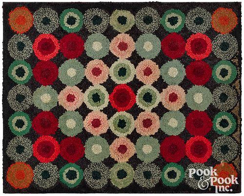 Hooked rug with concentric circle design