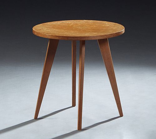 French Mid-Century Modern Low Lamp Table, 20th c., the circular top on splayed, tapered square legs, matching the two previous lots, H.- 20 in., Dia.-
