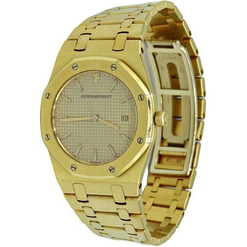 Audemars Piguet Royal Oak 18k Gold Midsize Watch D18445