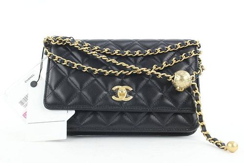 Chanel 21C Black Quilted Lambskin Pearl Nob Wallet On