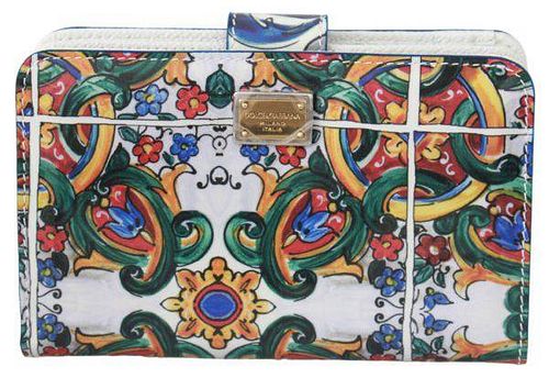 White Patent Leather Majolica Bifold Clutch Wallet