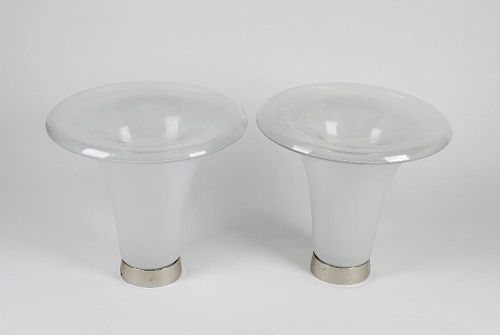 A pair of 20th century glass table lamps, in the style of Vistosi (Murano, Italy). Of flaring form m
