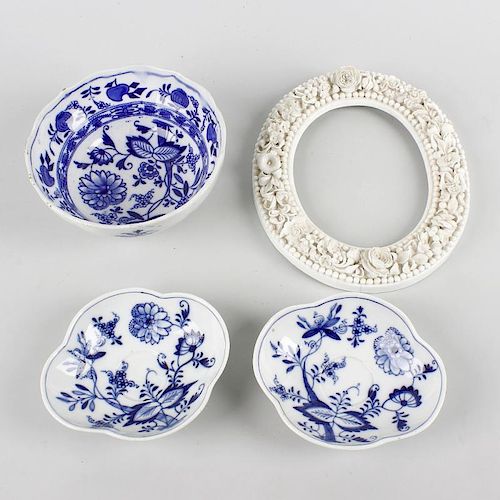 A small group of 19th century and later porcelain. To include: a Stevenson & Hancock Derby oval phot