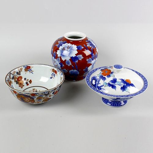 Five items of Japanese porcelain. Comprising an Imari bowl, three ovoid vases, the largest decorated