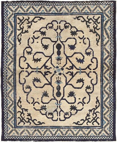 SMALL CHINESE NINGXIA RUG. 4 ft 4 in x 3 ft 6 in (1.32 m x 1.07 m).