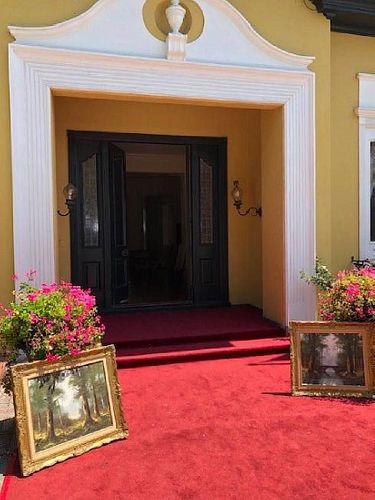 Pair Of magnificent Oil Paintings Zsa Zsa Gabor estate