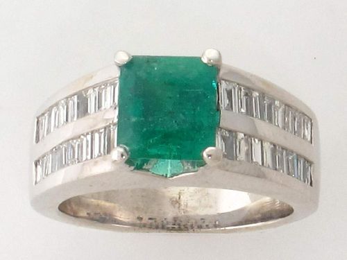 Ladies 2.48ct. Emerald Center Stone Ring