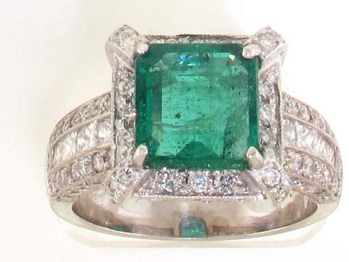 Ladies 2.87ct. Emerald Center Stone Ring