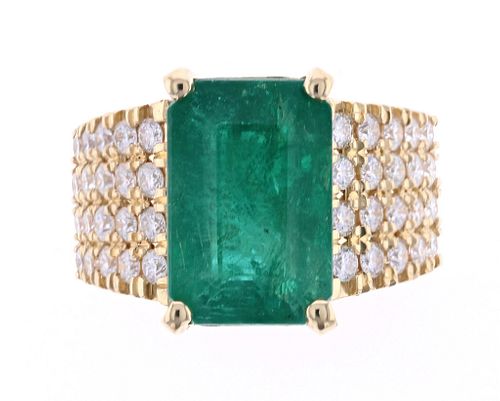 Excellent Emerald Diamond & 18k Yellow Gold Ring