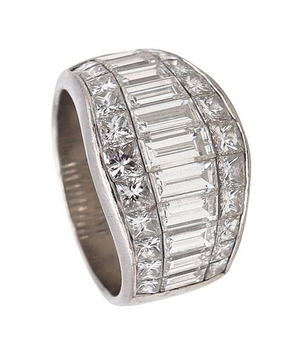 Stardust 3.14 Cts  VVS caliber Diamonds Platinum Ring