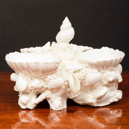 Bow White Glazed Porcelain Shell Form Sweetmeat Dish