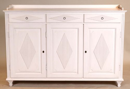 Modern Style White Painted Sideboard