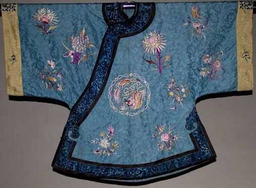 EMBROIDERED MANCHU ROBE, CHINA, EARLY 20TH C