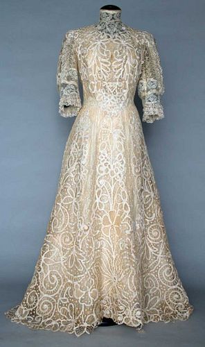TRAINED CREAM LACE TEA GOWN, c. 1906